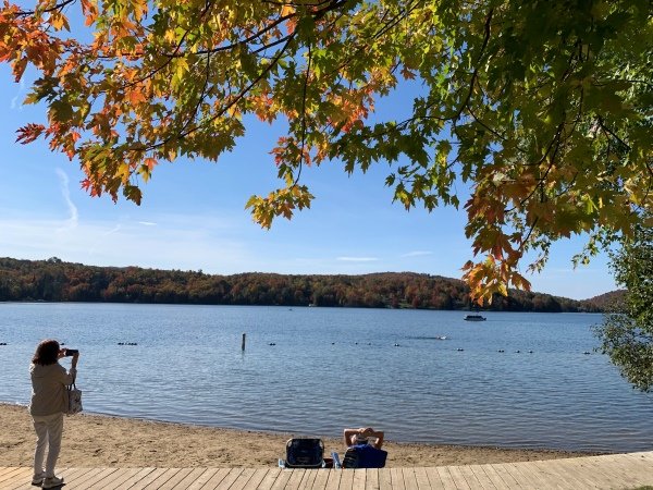 モンロ-湖畔にて